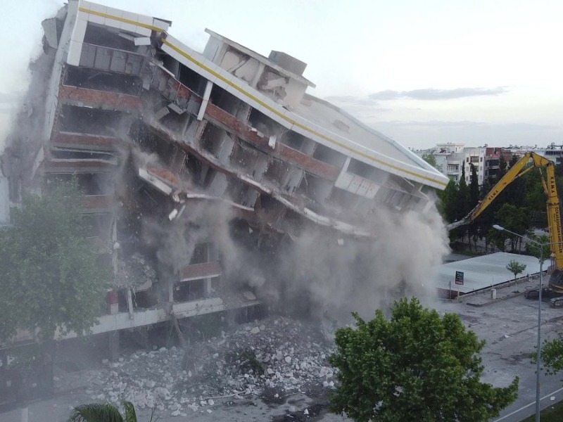 Depremin vurduğu Adıyaman’da yıkım çalışmaları 454’inci gününde devam ediyor